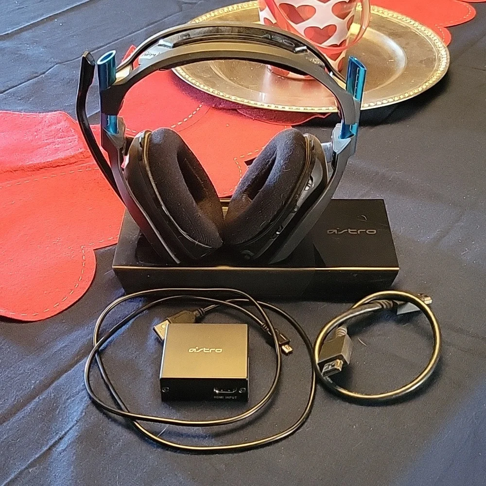 Astro A50 Wireless Gaming Headphones - Picture 4 of 4